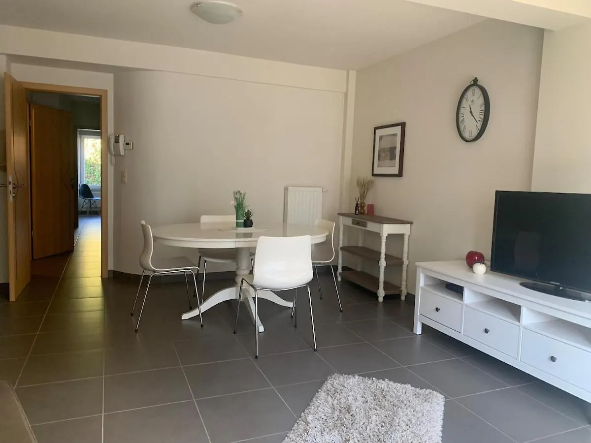 Stijlvol Appartement In Hartje Oostende Vlak Bij Het Strand En De Winkelstraat - 6P Ostend